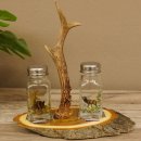 Salz + Pfeffer Streuer Menagen Set mit farbigen Jagdmotiv auf Akazienschild mit Rehbock Stange als Griff 27.40.1.8