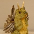 Wolpertinger Mini Murmel Plüsch Präparat mit Zapfen Fabelwesen mit Flügel und Geweih Wolpi 86.15.20