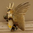 Wolpertinger Wolpi Präparat Rehgeweih Stock Flügel Holzpfeife hellblaue Augen Höhe 36 cm Fabelwesen Gaudi Geschenk