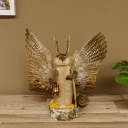 Wolpertinger Wolpi Präparat Rehgeweih Stock Flügel Laterne hellgrüne Augen Höhe 42 cm Fabelwesen Gaudi Geschenk