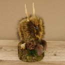 Wolpertinger Wolpi Präparat taxidermy Mini Tannenzapfen Zapfen flieder Augen Höhe 22 cm 86.1.2.56