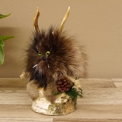 Wolpertinger Wolpi Präparat taxidermy Mini Tannenzapfen Zapfen hellgrüne Augen Höhe 24 cm 86.1.2.61