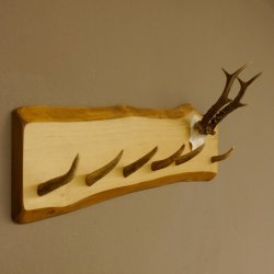 Geweih Garderobe mit 6 Haken aus Hirschspitzen auf Holzbrett Rehgeweih Wandgarderobe Unikat 27.8.98