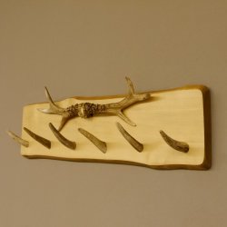 Geweih Garderobe mit 6 Haken aus Hirschspitzen auf Holzbrett 2x Rehstangen Wandgarderobe Unikat 27.8.103
