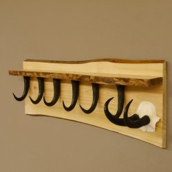 Garderobe mit 6 Gamshaken + Gamsgeweih auf Holzbrett Ablagefläche Wandgarderobe Geweih Unikat 27.8.106