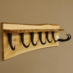 Garderobe mit 6 Gamshaken + Gamsgeweih auf Holzbrett Ablagefläche Wandgarderobe Geweih Unikat 27.8.106