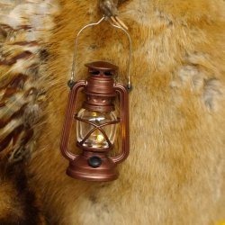 Wolpertinger Wolpi groß Bisam Präparat grüne Augen mit Flügel Geweih Stock Laterne Höhe 38 cm Fabelwesen Gaudi Geschenk 86.14.6