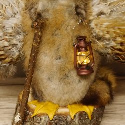 Wolpertinger Wolpi groß Bisam Präparat orange Augen mit Flügel Geweih Stock Laterne Höhe 38 cm Fabelwesen Gaudi Geschenk 86.14.13