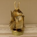 Wolpertinger Wolpi Bisam Präparat mit Stock Rehgeweih braune Augen Fabelwesen 86.4.130