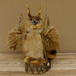Wolpertinger Wolpi Bisam Präparat mit Stock Rehgeweih hellblaue Augen Fabelwesen 86.4.133