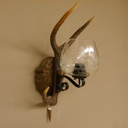 Wandlampe 1 flammig geschnitztes Schild mit Sika Stange Lampe Leuchte Lampenschirm