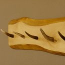 Geweih Garderobe mit 7 Haken aus Hirschspitzen auf Holzbrett Wandgarderobe Unikat 27.8.109