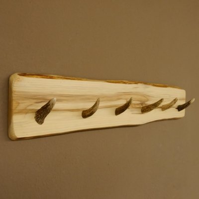 Geweih Garderobe mit 6 Haken aus Hirschspitzen auf Holzbrett kleine Wandgarderobe Unikat 27.8.111