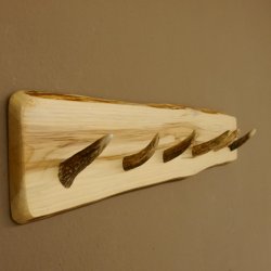 Geweih Garderobe mit 6 Haken aus Hirschspitzen auf Holzbrett kleine Wandgarderobe Unikat 27.8.111