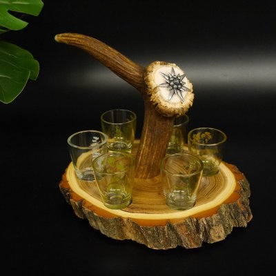 Schnaps Anbieter auf Akazieschild Schnapsbrett H17 cm Rothirsch Stange Griff mit 6 Stück Gläser bunt Jagdmotiv Tier Motiv