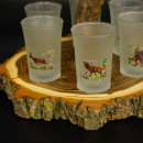 Schnaps Anbieter auf Akazieschild Schnapsbrett H18 cm Rothirsch Stange Griff mit 6 Stück Gläser bunt hoch Ice White Jagdmotiv 27.7.3.12