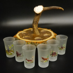 Schnaps Anbieter auf Akazieschild Schnapsbrett H18 cm Rothirsch Stange Griff mit 6 Stück Gläser bunt hoch Ice White Jagdmotiv 27.7.3.12