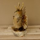 Wolpertinger Wolpi Bisam Präparat mit Stock Rehgeweih hellgrüne Augen Fabelwesen 86.4.137