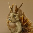 Wolpertinger Murmel Präparat Plüsch mit Bart hellbraune Augen Fabelwesen mit Flügel und Geweih Wolpi 86.16.42