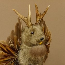 Wolpertinger Murmel Präparat Plüsch mit Bart hellbraune Augen Fabelwesen mit Flügel und Geweih Wolpi 86.16.42