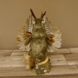 Wolpertinger Murmel Präparat Plüsch mit Bart hellbraune Augen Fabelwesen mit Flügel und Geweih Wolpi 86.16.42