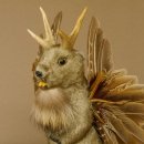 Wolpertinger Murmel Präparat Plüsch mit Bart hellbraune Augen Fabelwesen mit Flügel und Geweih Wolpi 86.16.44