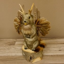 Wolpertinger Murmel Präparat Plüsch mit Bart hellbraune Augen Fabelwesen mit Flügel und Geweih Wolpi 86.16.44