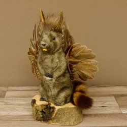 Wolpertinger Murmel Präparat Plüsch mit Punkfrisur Fabelwesen mit Flügel und Geweih Wolpi 86.16.45