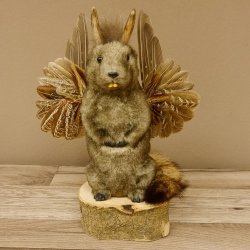 Wolpertinger Murmel Präparat Plüsch mit Punkfrisur Fabelwesen mit Flügel und Geweih Wolpi 86.16.46
