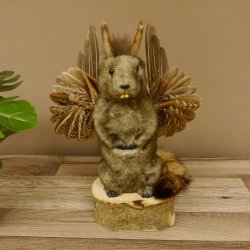 Wolpertinger Murmel Präparat Plüsch mit Punkfrisur Fabelwesen mit Flügel und Geweih Wolpi 86.16.46