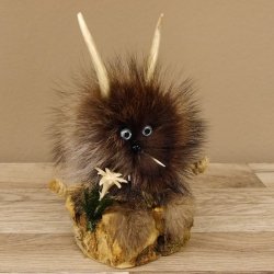 Wolpertinger Wolpi Präparat Mini auf Holz Edelweiss und hellblaue Augen Höhe 22 cm 86.1.3.47