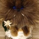 Wolpertinger Wolpi Präparat Mini auf Holz Edelweiss und dunkelblaue Augen Höhe 24 cm 86.1.3.49