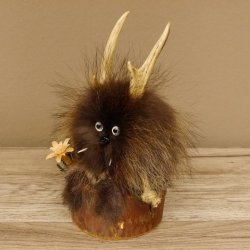 Wolpertinger Wolpi Präparat Mini auf Holz Edelweiss und weiße Augen Höhe 22 cm 86.1.3.50