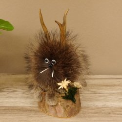 Wolpertinger Wolpi Präparat Mini auf Holz Edelweiss und helle Augen Höhe 24 cm 86.1.3.52