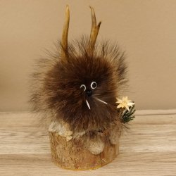 Wolpertinger Wolpi Präparat Mini auf Holz Edelweiss und helle Augen Höhe 24 cm 86.1.3.52
