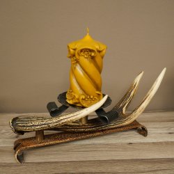 Bougier en bois de cerf rouge avec 2 bougies en fer forgé et corne de cerf