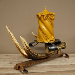 Bougier en bois de cerf rouge avec 2 bougies en fer forgé et corne de cerf