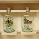 Jagdapotheke aus Holz mit 5 Flaschen und Jagdmotiv Jagd Neu 27.7.10.2