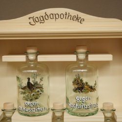 Jagdapotheke aus Holz mit 5 Flaschen und Jagdmotiv Jagd Neu 27.7.10.3