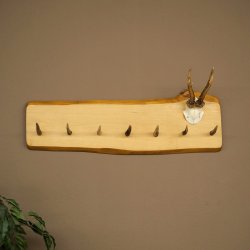 Geweih Garderobe mit 7 Hirschspitzen Haken auf Holzbrett Rehgeweih Wandgarderobe Unikat 27.8.124