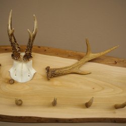 Geweih Garderobe mit 7 Hirschspitzen 2 Bockstangen Haken auf Holzbrett Rehgeweih Wandgarderobe Unikat 27.8.125