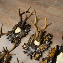 Cuernos de corzo: 7 piezas; machos de corzo: 5 con cuernos más grandes; 2 machos siberianos; placas de trofeo talladas con motivos de corzo: 22.1388