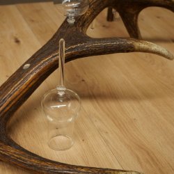 Schnapsleverancier 5 grote glazen met steel op een stang van roodhertenhoorn Cadeau 27.60.2.68