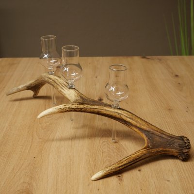 Liqueur Set: 3 Small Stemmed Glasses on a Red Deer Antler Stand – Gift 27.60.2.70