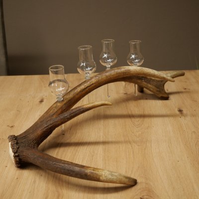 Set da liquore: 4 bicchierini con stelo su un corno di cervo rosso - Regalo 27.60.2.83