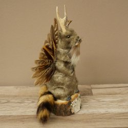 Wolpertinger Marble Stuffed Toy: Mythical Creature with Wings, Beard, and Antlers – Wolpi 86.16.50