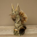 Wolpertinger knuffel, opgezette knuffel van een fabelwezen met vleugels, baard en gewei, Wolpi 86.16.54