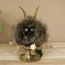 Wolpertinger «Wolpi», modelo mini, sobre base de madera, edelweiss y ojos morados, altura 21 cm, 86.1.3.54