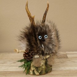 Wolpertinger Wolpi, modello in miniatura a forma di pigna, con occhi azzurri, altezza 23 cm, codice 86.1.2.62