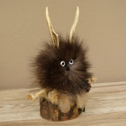 Wolpertinger Wolpi, modello in miniatura a forma di pigna con occhi bianchi, altezza 22 cm, codice 86.1.2.64